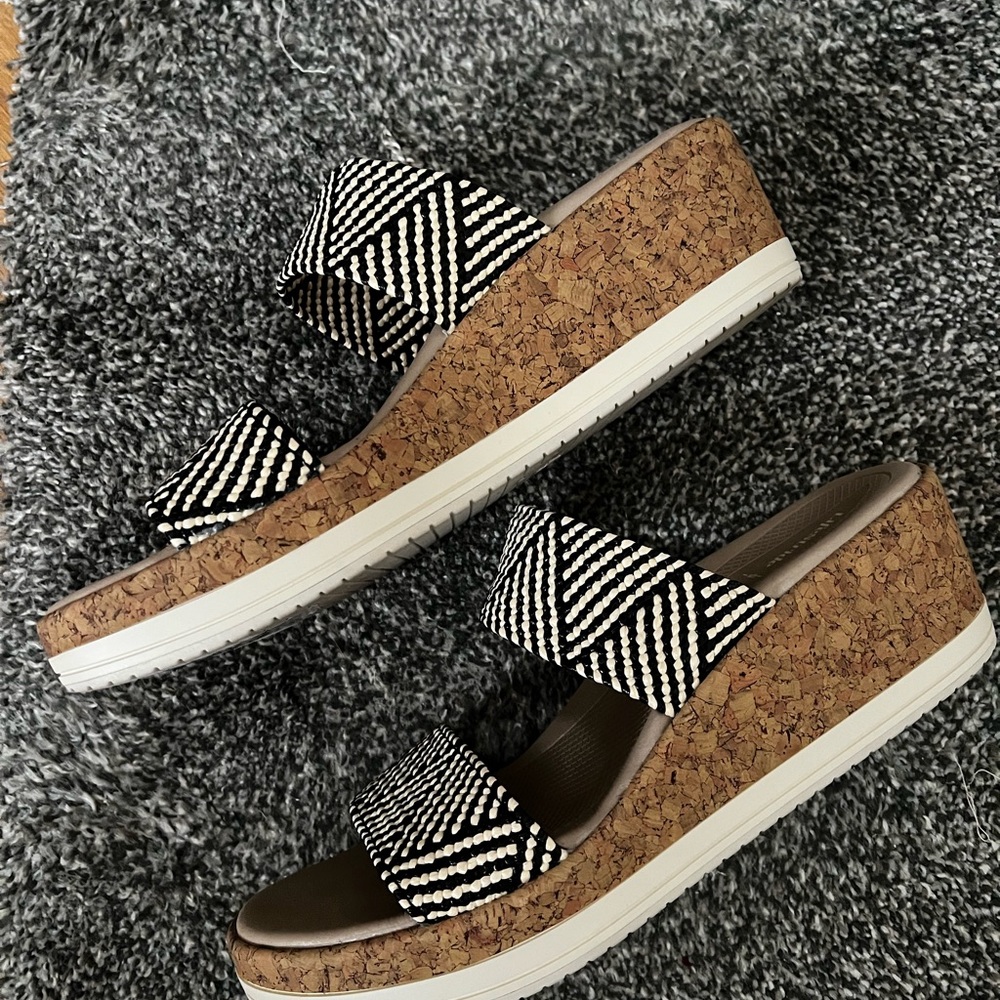 Life Stride Bzees Black and White Striped Wedges